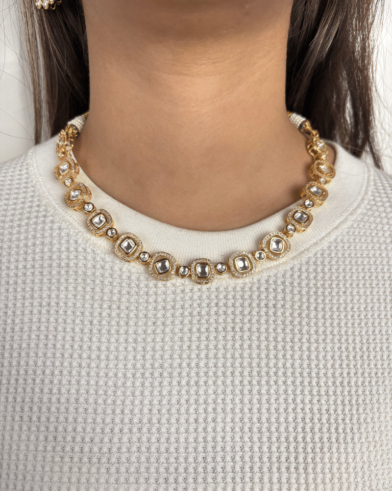 Single Line Kundan Haar With Diamond Borders