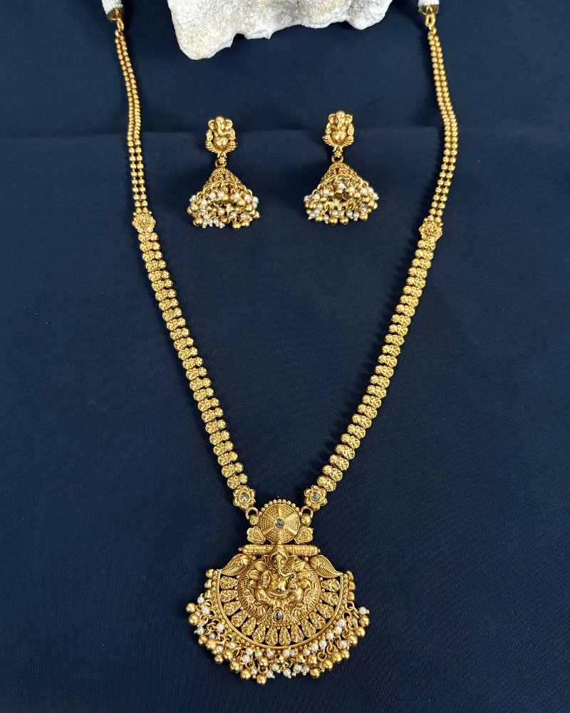 Vakrakunda Rani Haar