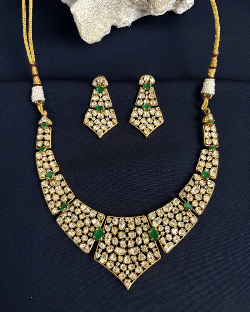 Shahika Emerald Moissanite Haar | Screw Back | 18K Gold Plating
