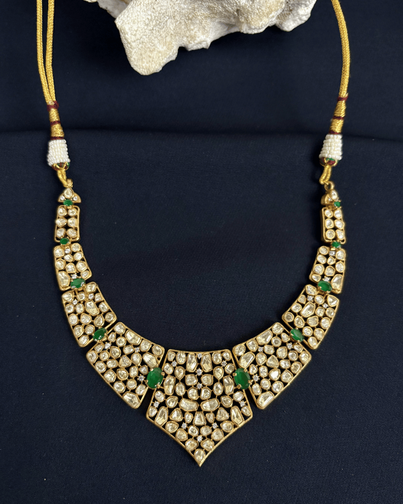 Shahika Emerald Moissanite Haar | Screw Back | 18K Gold Plating