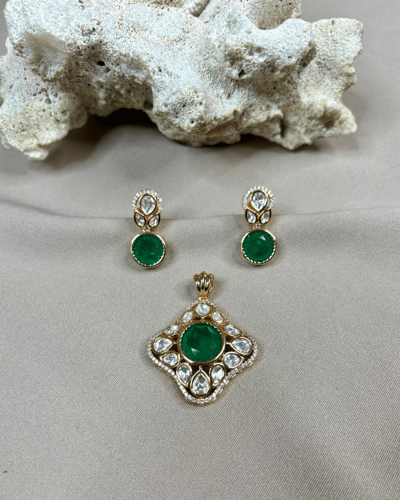Emerald Clover Polki Pendant Set