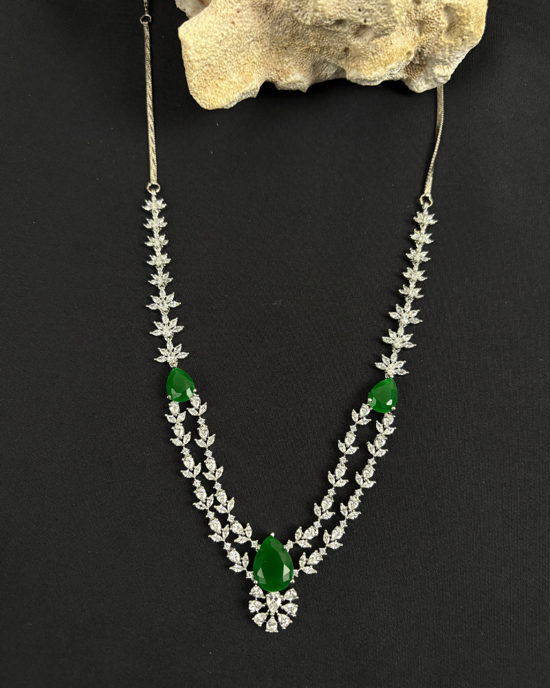 Double Line Emerald Haar With Marquise Diamonds