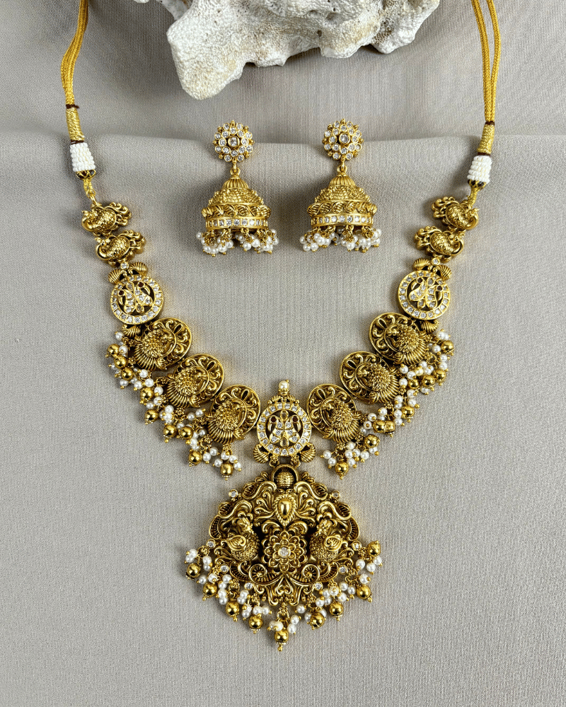 Kalyani Peacock Haar