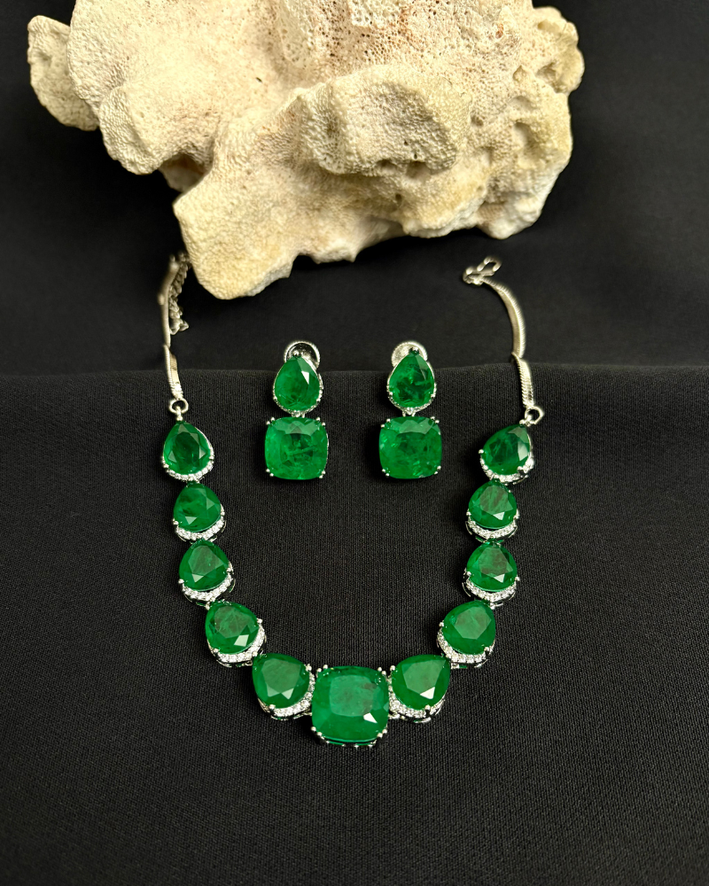Elaria Emerald Necklace
