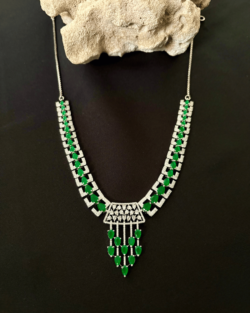 Emerald Droplet Diamond Haar