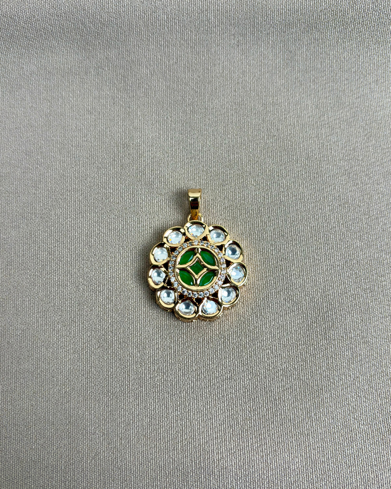 Polki Pendant Set In Emerald