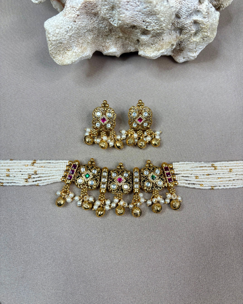Suvarna Choker In White Beads