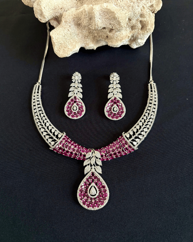 Diamond Majesty Haar | Ruby Stones | 18K White Gold Plating