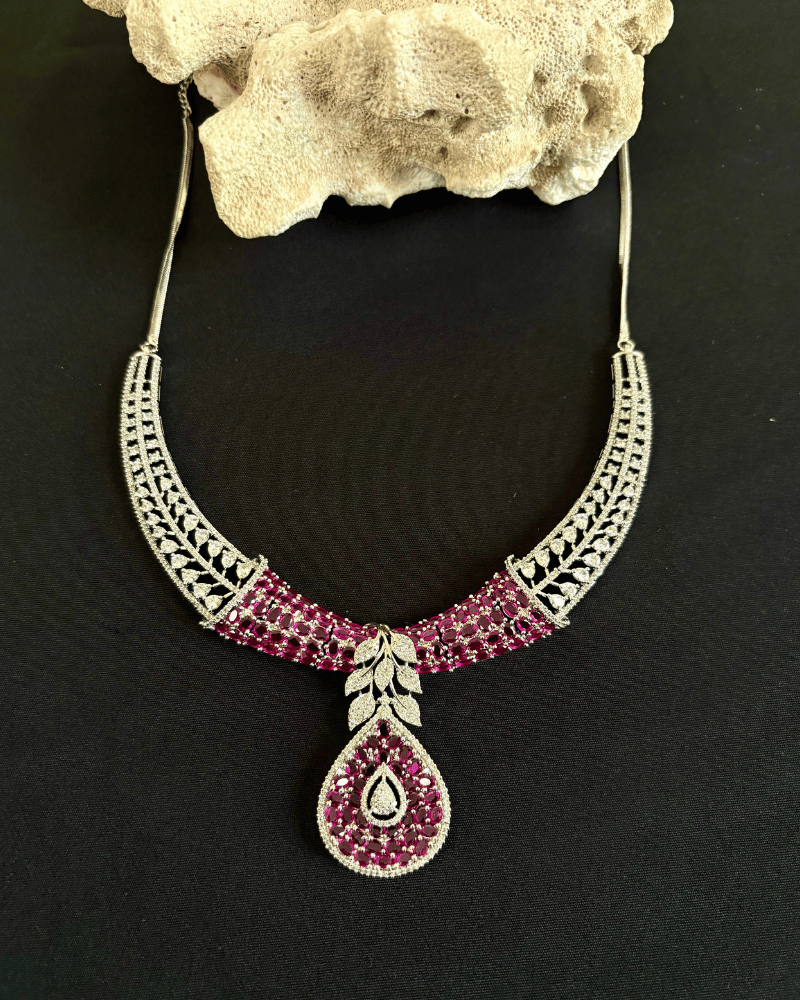 Diamond Majesty Haar | Ruby Stones | 18K White Gold Plating