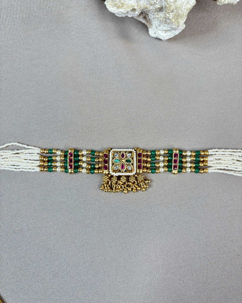 Noorani Choker