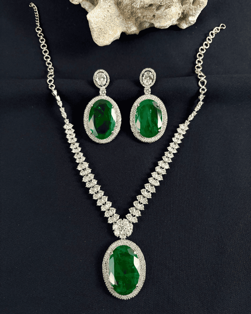 Forest Oval Emerald Necklace