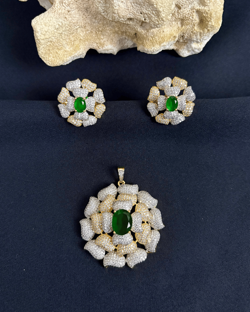 Emerald Kamal Diamond Pendant | Big Size