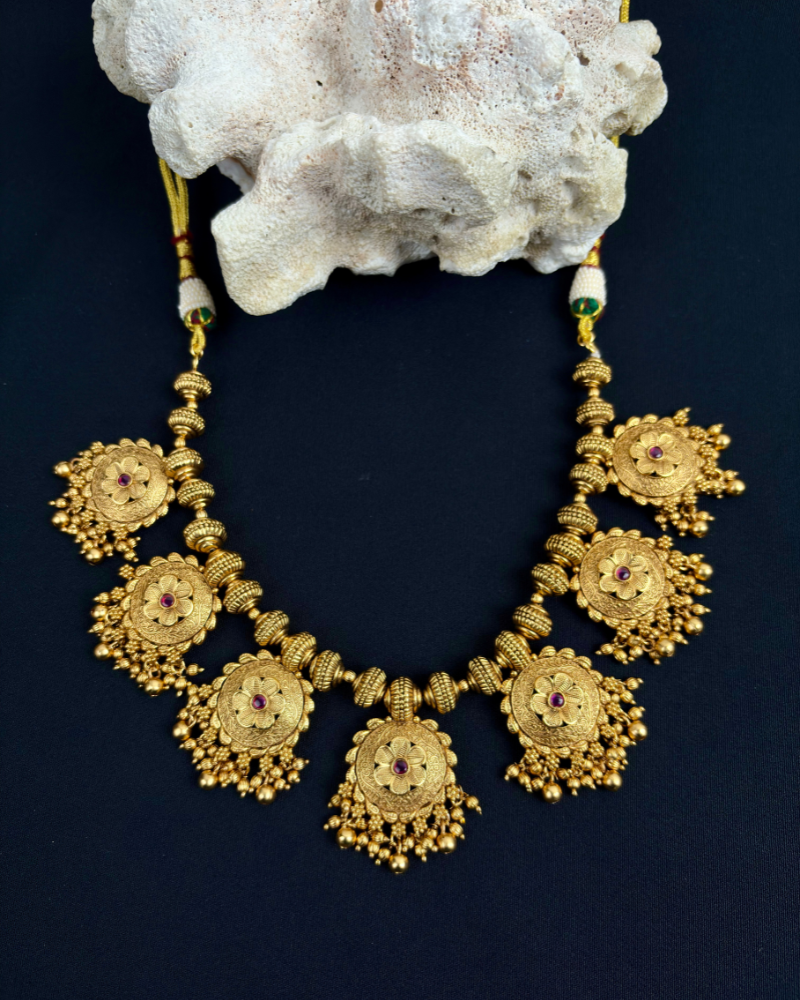 Vasantika Floral Heritage Haar