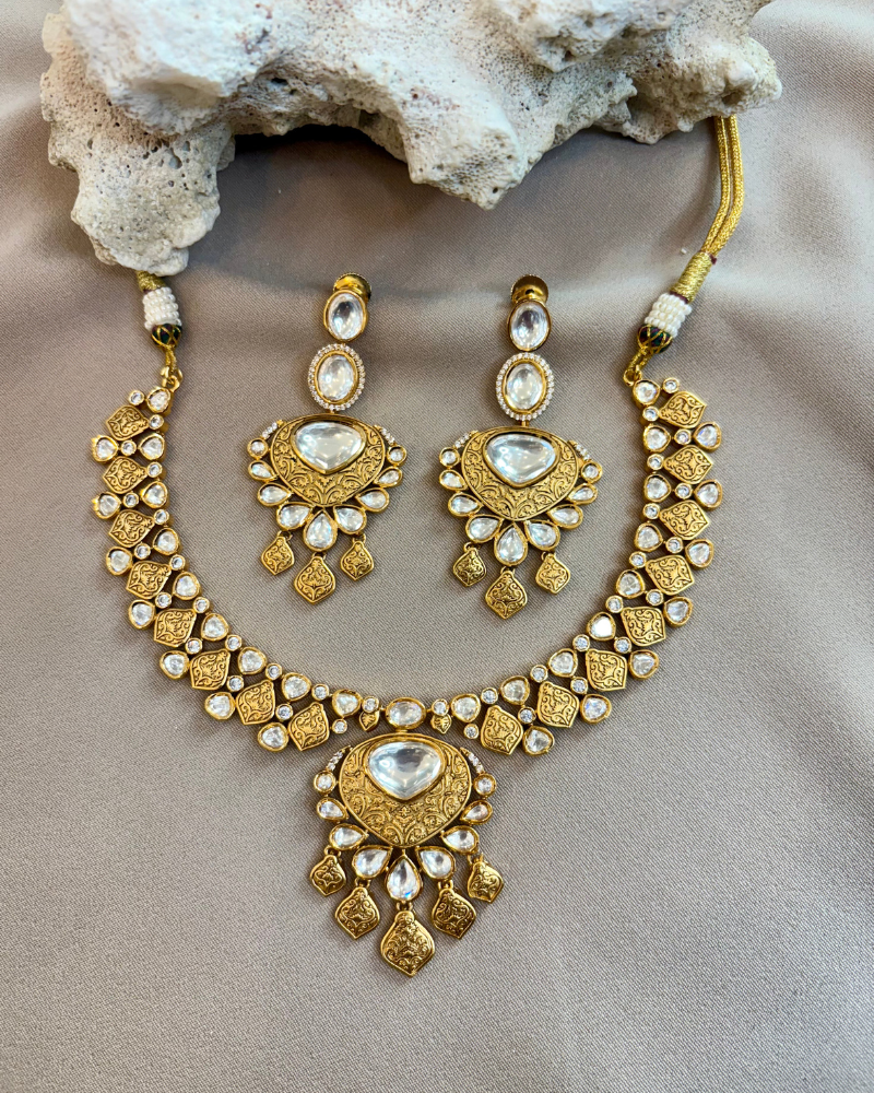 Sunehri Kundan Necklace with Mint Work