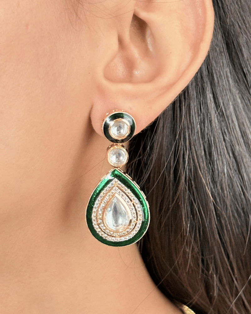Emerald Riwaayat Kundan Set