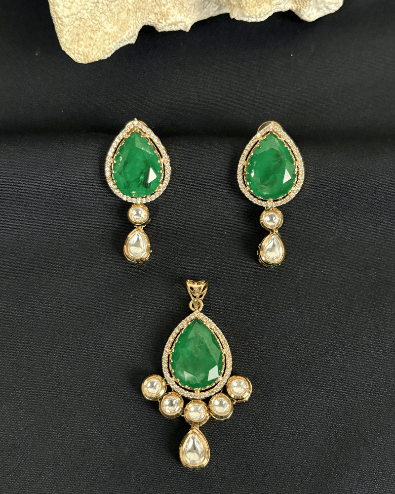 Adhira Emerald Kundan Pendant