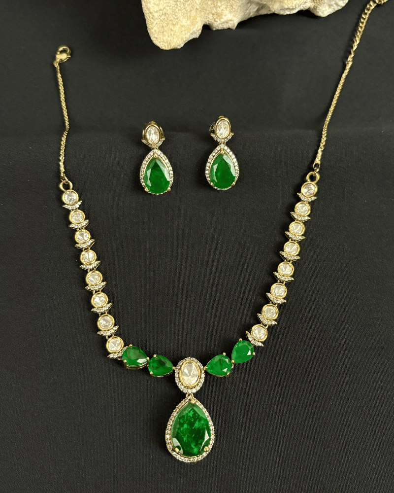 Emerald Polki Antique Necklace