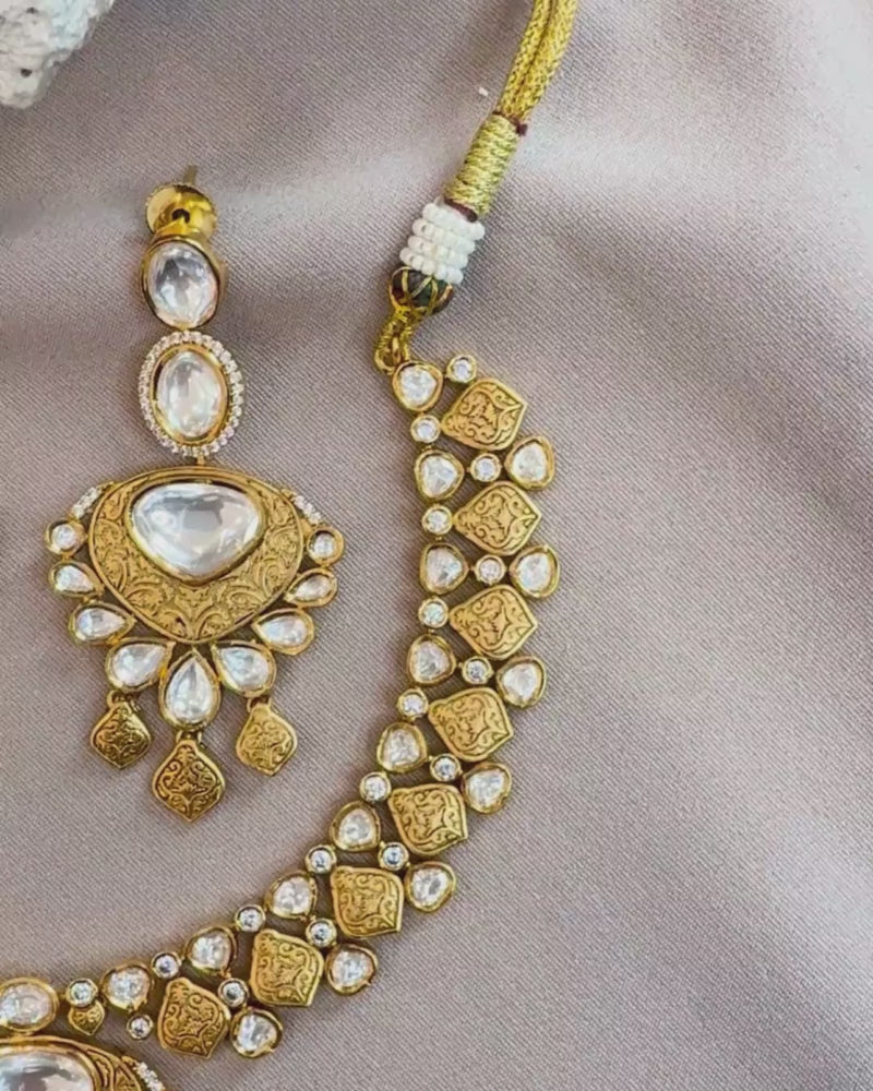 Sunehri Kundan Necklace with Mint Work